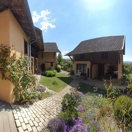 La Parenthese Bed and Breakfast Saint-Genix-sur-Guiers Eksteriør billede