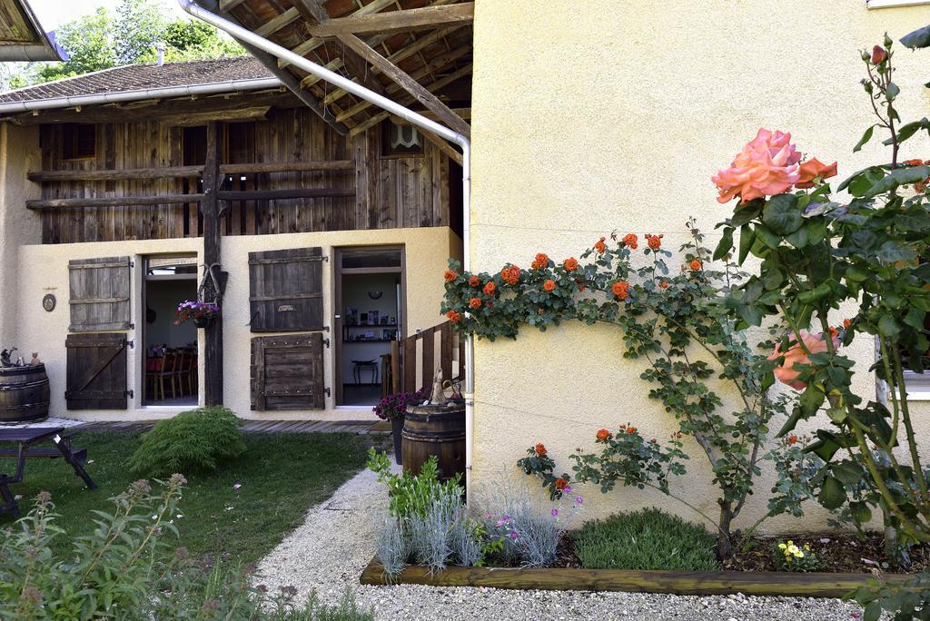La Parenthese Bed and Breakfast Saint-Genix-sur-Guiers Eksteriør billede