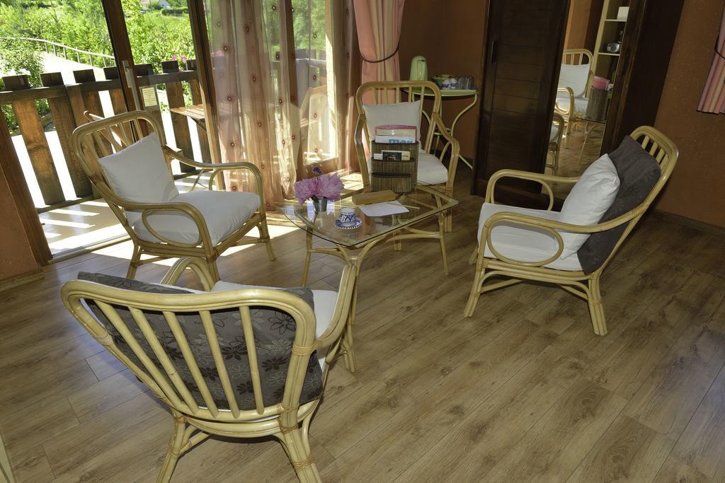 La Parenthese Bed and Breakfast Saint-Genix-sur-Guiers Eksteriør billede