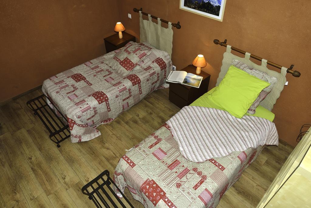 La Parenthese Bed and Breakfast Saint-Genix-sur-Guiers Eksteriør billede