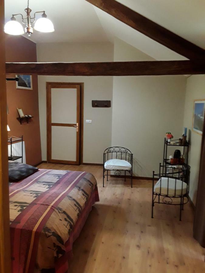 La Parenthese Bed and Breakfast Saint-Genix-sur-Guiers Eksteriør billede